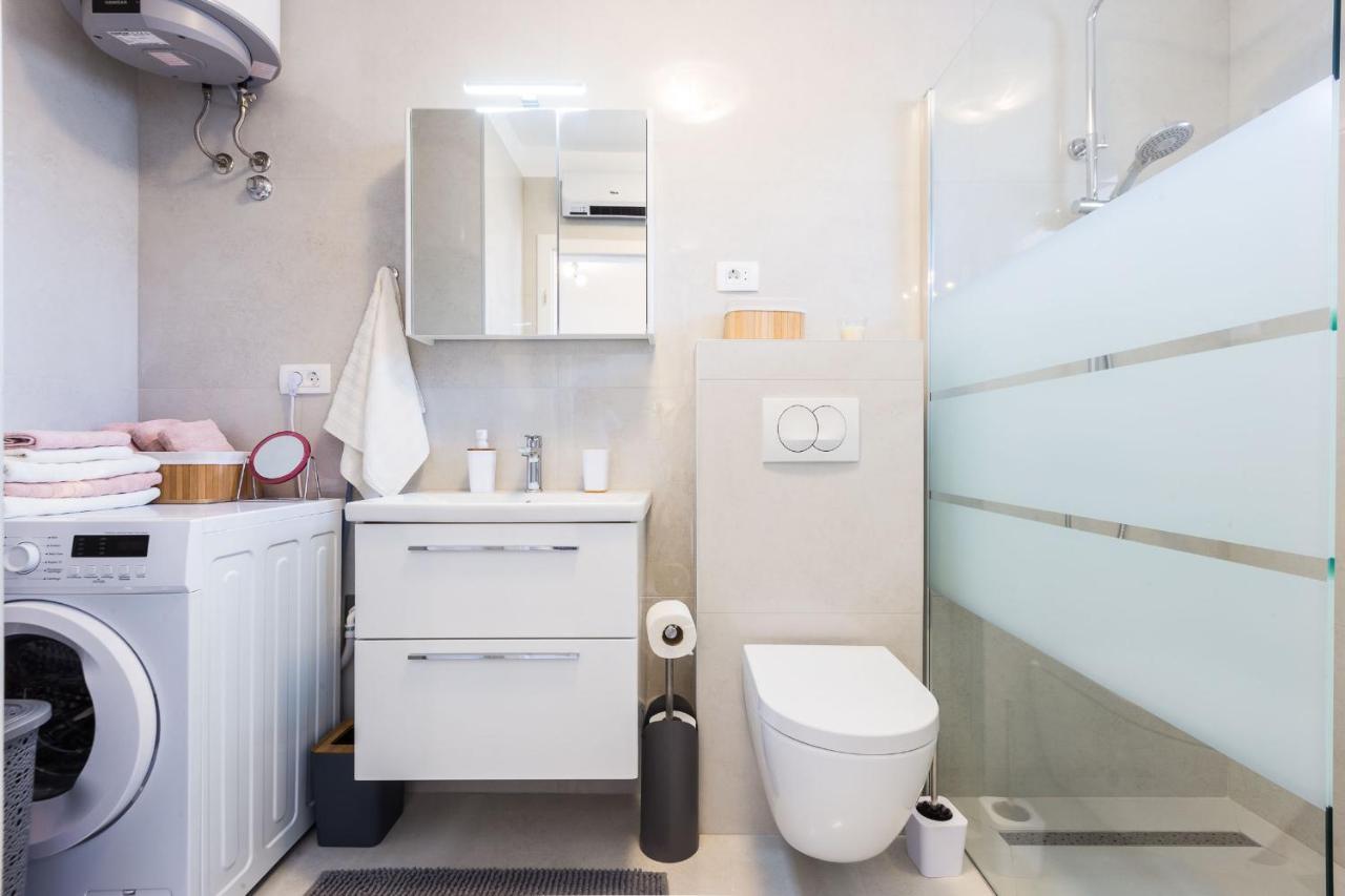 Petra Modern Apartment With Free Parking And Bbq Zadar Bagian luar foto