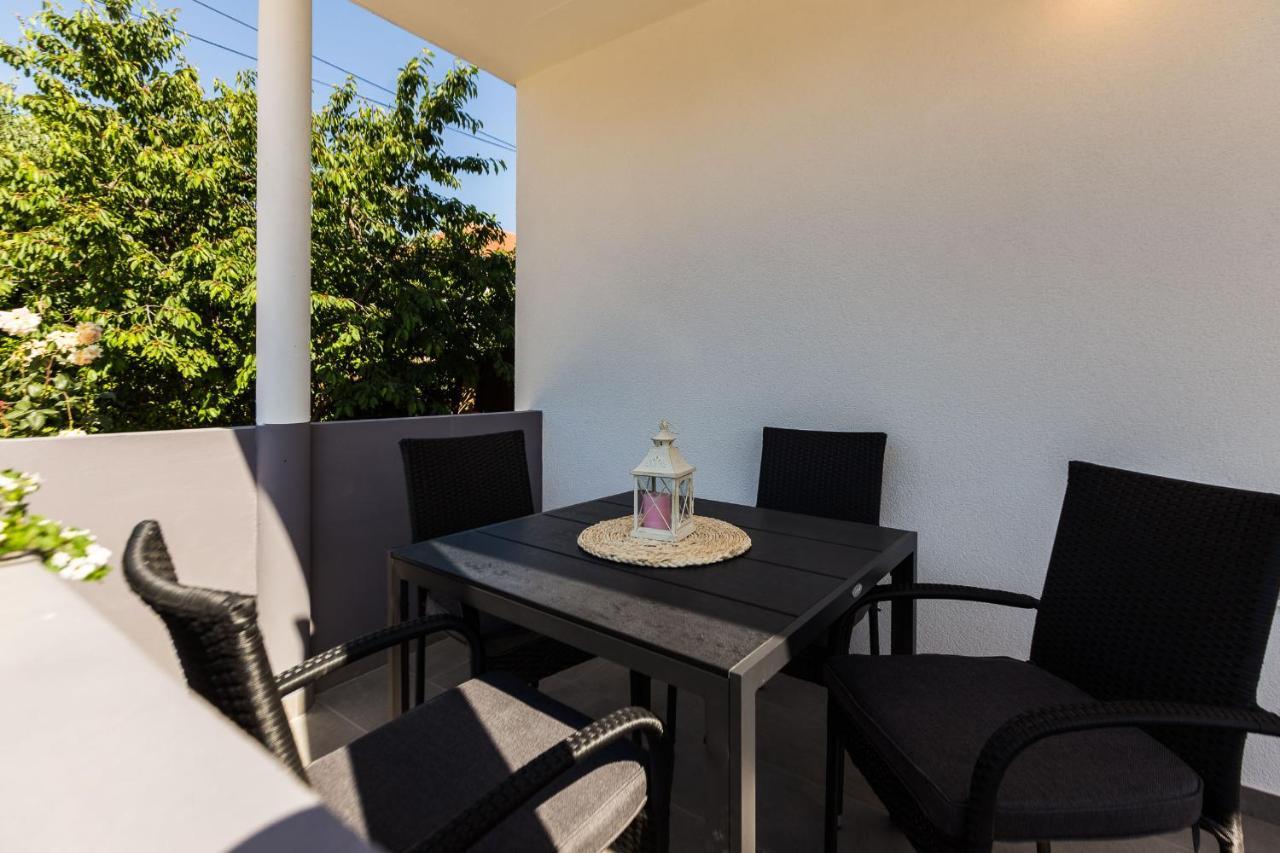 Petra Modern Apartment With Free Parking And Bbq Zadar Bagian luar foto