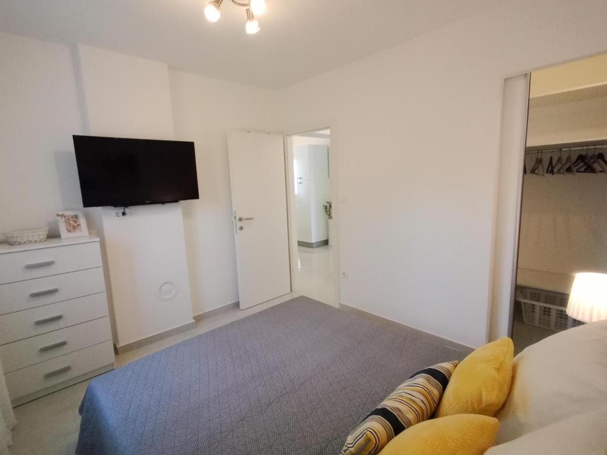 Petra Modern Apartment With Free Parking And Bbq Zadar Bagian luar foto